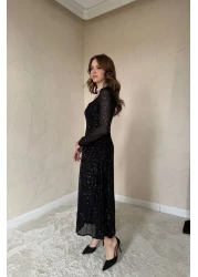 HELİS BUTİK فستان بارلا متوسط الطول مزين بالترتر باللون الأسود