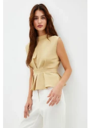  Collection Beige Crew Neck Sleeveless Woven Blouse TWOAW23BZ00559