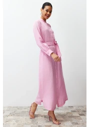  Modest فستان قميص منسوج باللون الوردي مع حزام وأزرار TCTSS24EB00127