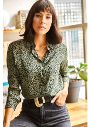 Olalook قميص فيسكوز منسوج باللون الأخضر الفهد للنساء GML-19000910