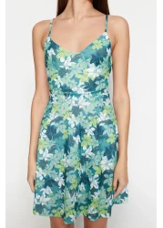  Collection فستان قصير من الكريب بطبعة زهور باللون الأخضر الداكن مع أشرطة قابلة للتعديل TWOSS20EL1630