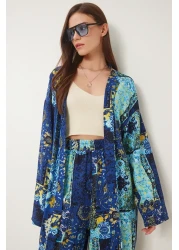 Happiness İstanbul طقم بنطلون كيمونو فيسكوز منقوش باللون الأزرق الداكن والأصفر للنساء JE00002