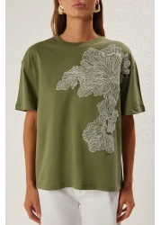  Collection Oversize Khaki Knitted T-Shirt - Accessory Detailed, Wide Fit Twoss25Ts00045