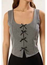  Collection Gray Striped Ribbon Lacing Detail Body-Fitting Square Neck Null Sleeve Knitted Blouse Twoss25Bz00147