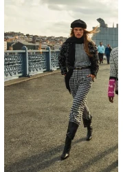  Collection قميص سترة منسوجة من التويد بجيب منقوش أسود TWOAW21GO0087