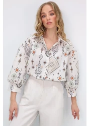 Trend Alaçatı Stili قميص نسائي من الكتان المنسوج بنمط عرقي باللون البيج والبني ALC-X10396