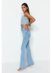  Collection جينز متوهج عالي الخصر باللون الأزرق الفاتح TWOSS23JE00063