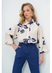 Trend Alaçatı Stili قميص نسائي منسوج منقوش بأوراق شجر مزدوجة باللون الأزرق الداكن والبيج ALC-X13785