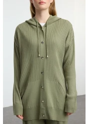  Modest طقم ملابس تريكو كاكي كبير الحجم بغطاء للرأس - TCTAW25US00022