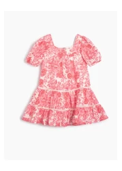 Koton فستان قصير مزين بالزهور وأكمام بالونية قصيرة وياقة مربعة مبطن