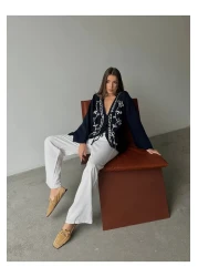 Bak'ap قميص موسلين منقوش عرقيًا ومطرز ممتاز مع تفاصيل جلد