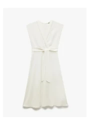 Koton فستان متوسط ​​الطول بدون أكمام ومزدوج الصدر من مزيج الفسكوز والكتان مع تفاصيل حزام