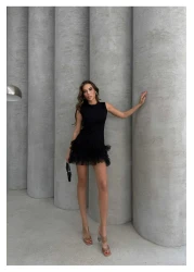 sajarsln فستان Saja Rsln Scuba من قماش الكريب مع تنورة من التول المكشكش ومزين بالليكرا