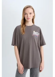 Defacto تي شيرت ذو رقبة دائرية وطبعة خلفية واسعة E0637AX25SM