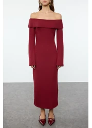  Collection فستان رصاص متوسط الطول بياقة كارمن باللون العنابي المرن والناعم - TWOAW24EL00803