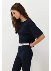  Collection طقم بيجامة مضلع - أزرق داكن، تي شيرت وبنطلون مطبوع عليه شعار THMSS21PT1016