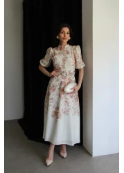 Julidress فستان من الكتان بتصميم مميز بطول متوسط ​​الطول وياقة واقفة وأزرار وطبعة زهور مع حزام