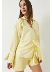 Bianco Lucci قميص بوبلين نسائي ذو طية صدر مزدوجة وربطة جانبية 60283082