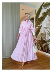 Aselim Hijap Moda تنورة قماش بوبلين مخططة وقميص بدلة بتفاصيل حجرية باللون الوردي