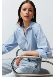  Collection قميص منسوج باللون الأزرق الفاتح - أكمام قابلة للانحناء، مناسب للخصر، TWOSS24GO00091