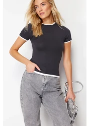  Collection تي شيرت محبوك مرن من نسيج أنثراسايت اللزج/الناعم ذو كتلة الألوان مناسب للجسم TWOSS24TS00063