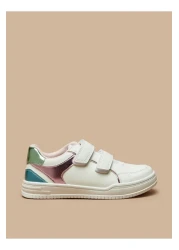 Little Missy حذاء رياضي بألوان متباينة مزود بخطاف وحلقة للإغلاق