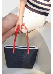 U.S. Polo Assn. حقيبة كتف نسائية باللون الأزرق الداكن والأبيض والأحمر US24732