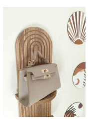 ikosga حقيبة كتف وكتف كريمية أنيقة وكلاسيكية بسلسلة سميكة العرض: 20 سم الطول: 14 سم