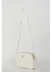 Pierre Cardin حقيبة كتف نسائية باللون الأبيض 05PO22Y1536