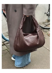 Çantacımstore حقيبة كتف نسائية كبيرة بتصميم Bttg باللون البني المر