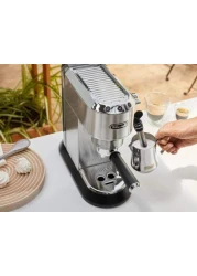 ديلونجي ماكينة تحضير قهوة اسبريسو ديديكا ستايل بمضخة EC685.M - فضي