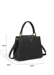 الحقيبة الكتفية ذات الحمل الكبير بتصميم منقوش وخيوط التطريز، ذات لون أحادي من قماش بو مقاوم للماء وذات مقبضين