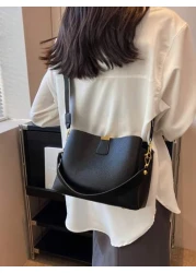 حقيبة نسائية أنيقة عصرية ذات لون أحادي وحزام عريض من جلد البولي يوريثان مع حزام كتف