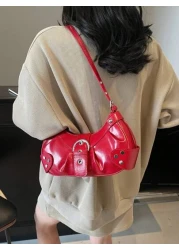 حقيبة هلالية بتصميم وقوام مصنوعة من جلد البولي يوريثان بنمط أزياء كاجوال وبسيطة وعملي