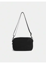 حقيبة كتف مربعة ذات لون أحادي عصرية للرجال، تناسب الحمل على الكتف أو الجسد بشكل متقاطع