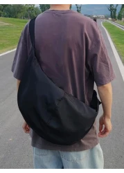 1 حقيبة كتف نيلون أسود أحادي اللون مقاومة للماء بشكل هلالي، سعة كبيرة وسوستة، مناسبة للاستخدام اليومي للرجال،