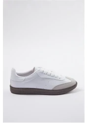  Shoes حذاء رياضي نسائي برباط باللون الأبيض تاكاو25SN00005