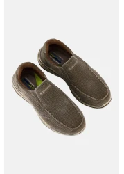 Skechers حذاء Cowen رجالي سهل الارتداء للأنشطة الخارجية، لون بني رمادي