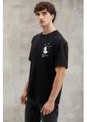 GRIMELANGE تي شيرت Bowen رجالي مصنوع من القطن بنسبة 100% برقبة دائرية ومطبوع بتفاصيل سوداء