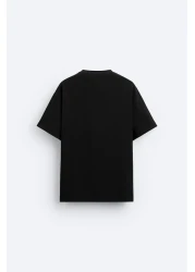 The Champ Clothing تي شيرت رجالي أسود كبير الحجم - رقبة دائرية، مكتوب عليه Syzygy