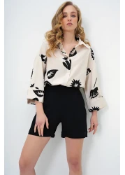 Trend Alaçatı Stili قميص نسائي منسوج بنمط أوراق الشجر باللون الأسود والبيج ALC-X13785