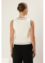  Collection Ecru Premium Yarn/Special Yarn Crew Neck Color-Block Thin Blouse Twoss25Ye00066