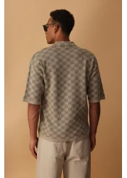  Collection تي شيرت بياقة بولو كبيرة الحجم من فرو المنك منقوش/مربعات برقبة بولو TMNSS25PO00035