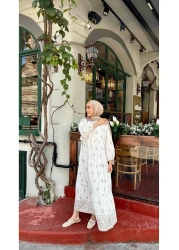 LOCCO فستان نسائي منقوش بالباقة باللون الأبيض