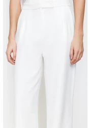  Collection بنطال عالي الخصر واسع الساق من قماش إكرو - TWOAW22PL0066