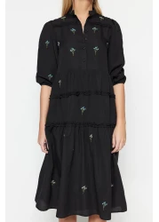  Collection Black Straight Cut Embroidered Midi Woven Dress TWOAW22EL0882