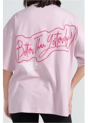 Kyron تي شيرت نسائي قطني مطبوع بأكمام منخفضة - خيارات ألوان مختلفة