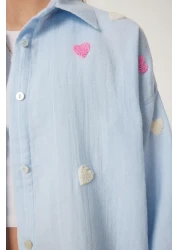 Happiness İstanbul قميص موسلين كبير الحجم مزخرف بقلب أزرق سماوي للسيدات PX00002