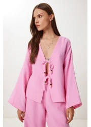 Happiness İstanbul طقم نسائي من الموسلين بتفاصيل ربط باللون الوردي BV00171