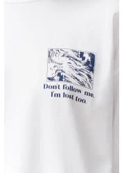  Collection تي شيرت أبيض محبوك 100% من القطن مطبوع من الأمام والظهر مقاس كبير/مريح TWOSS24TS00234